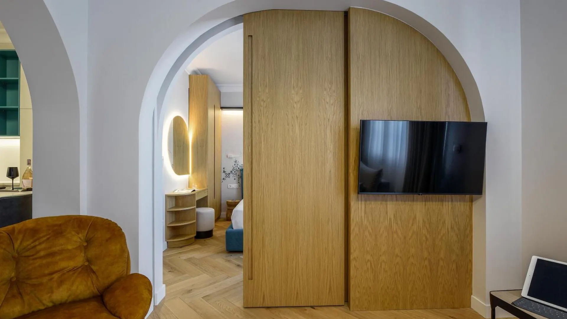 Queen Apartment Thessaloniki By Luxlikehome 0*,  Griechenland