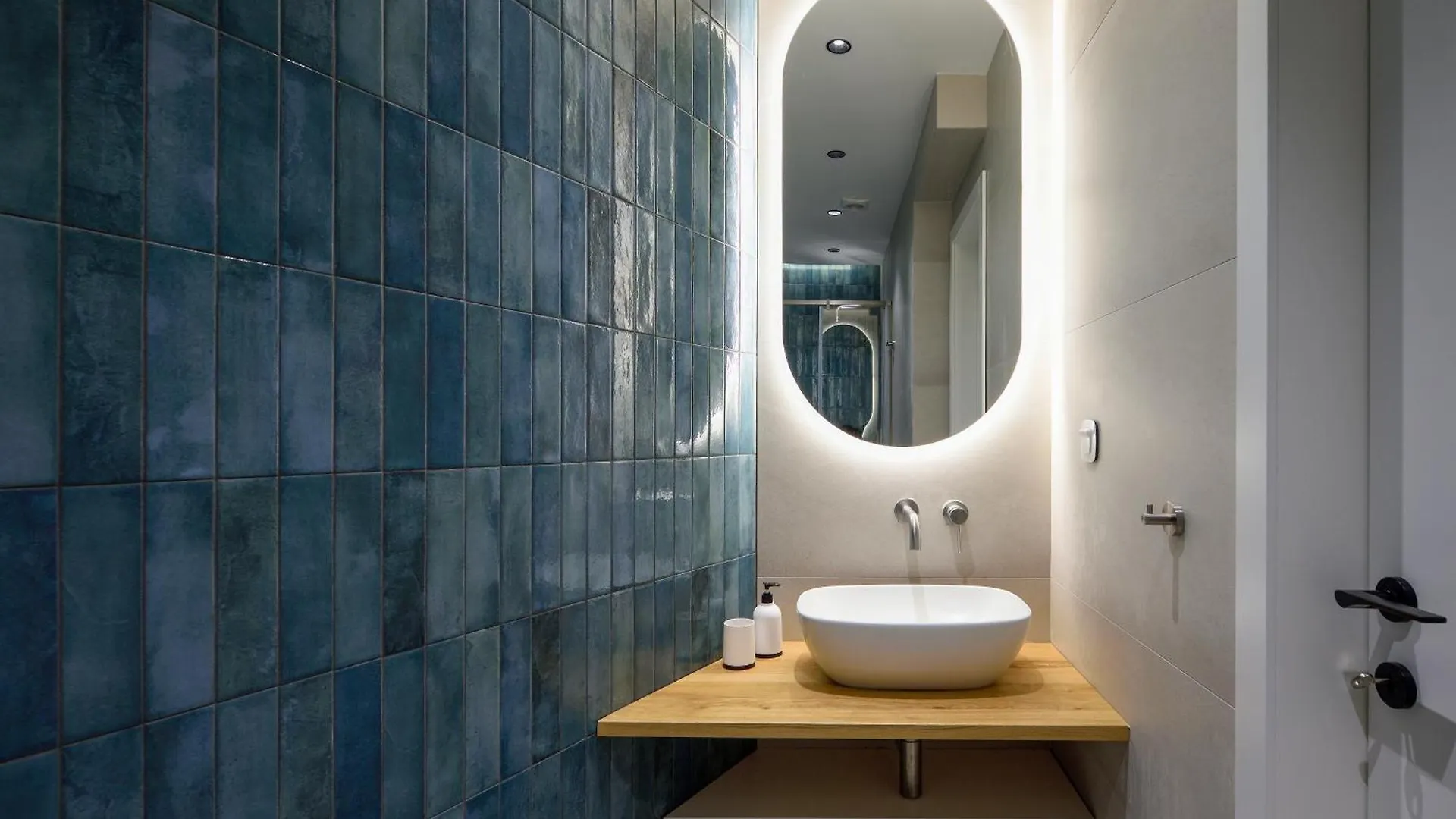 Queen Apartment Thessaloniki By Luxlikehome 0*,